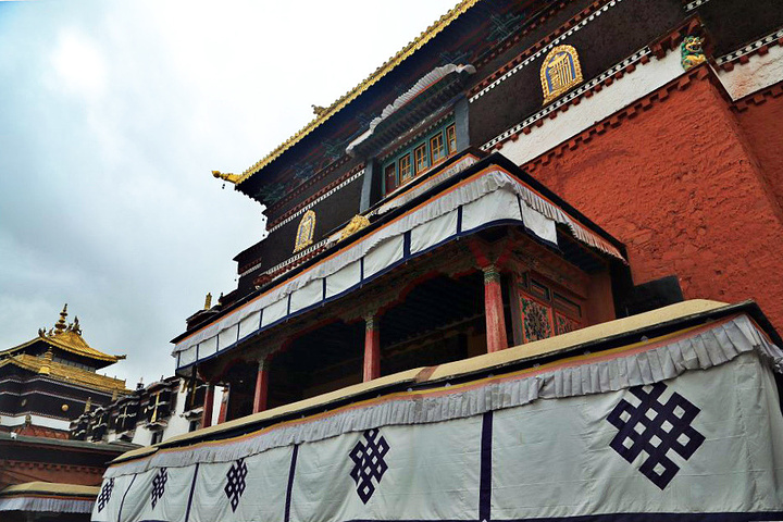 日喀则的平衡经济增长与保护环境真是个头痛的事