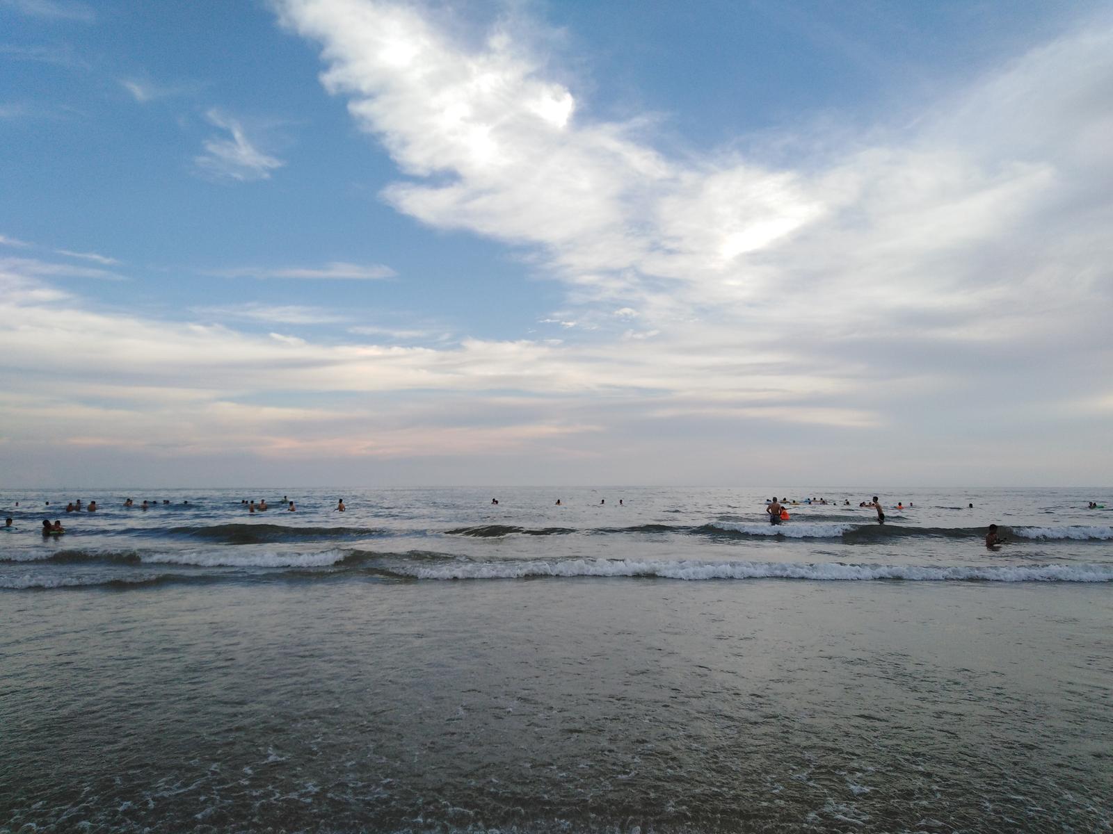 北海旅游市场持续升温各大景区开启“人从众”模式