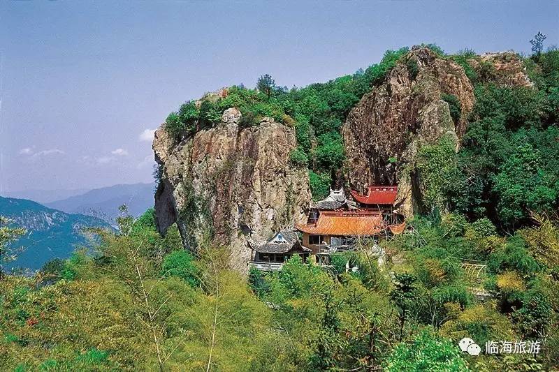 旅游经济热，活态非遗美——临海草堂