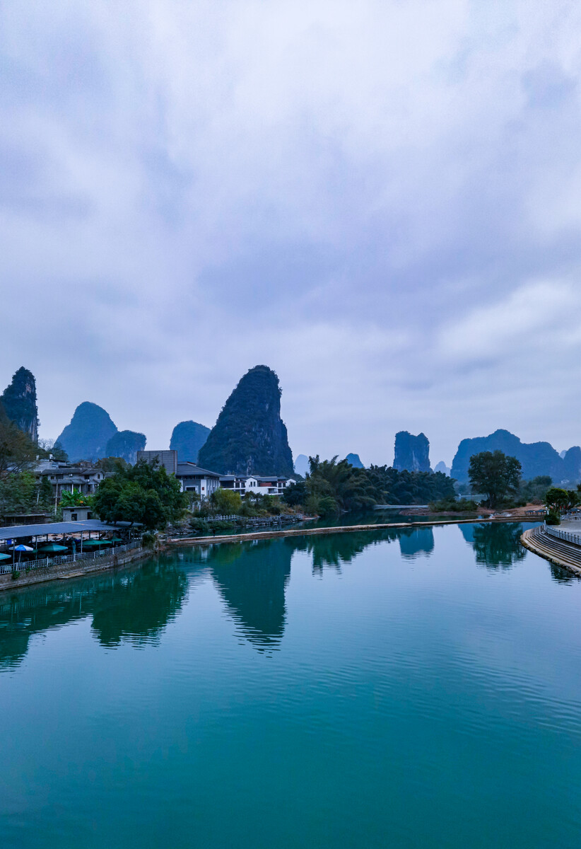 桂林山水电子版课文介绍的是桂林的山水美如画！