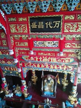 汕头都市报“根之旅”新闻采风团满怀“亲情”踏上旅程