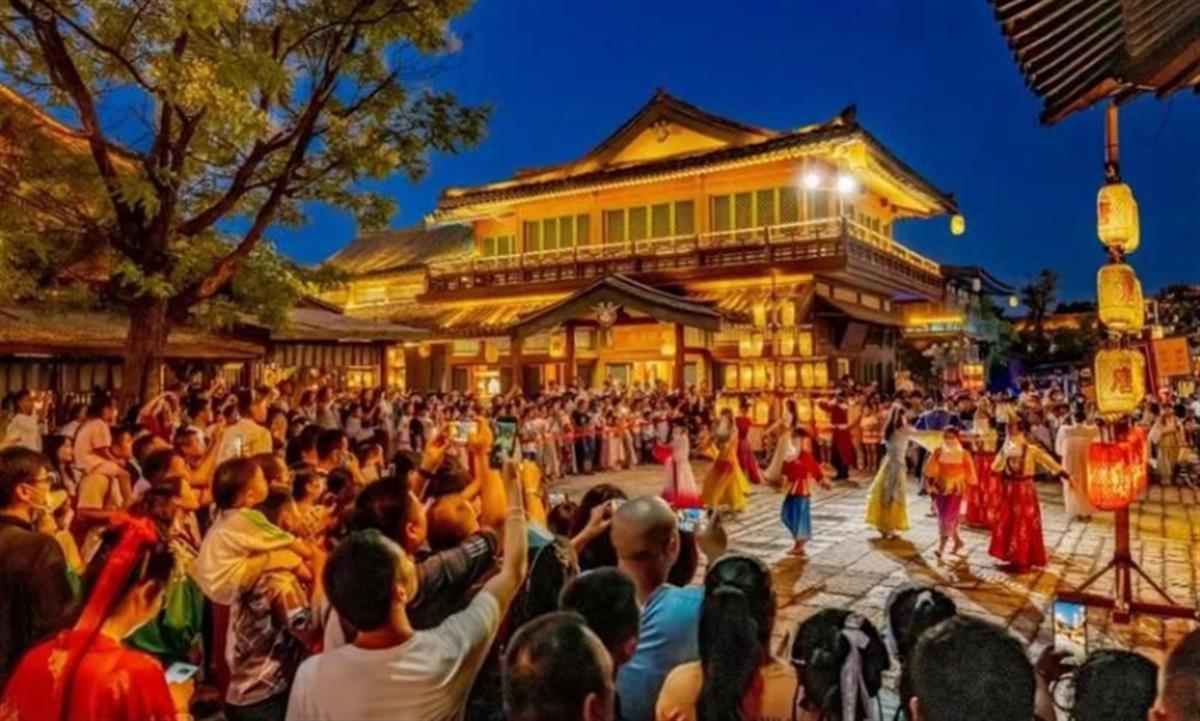 乐动襄阳文旅夜秀场文化惠民公益街演