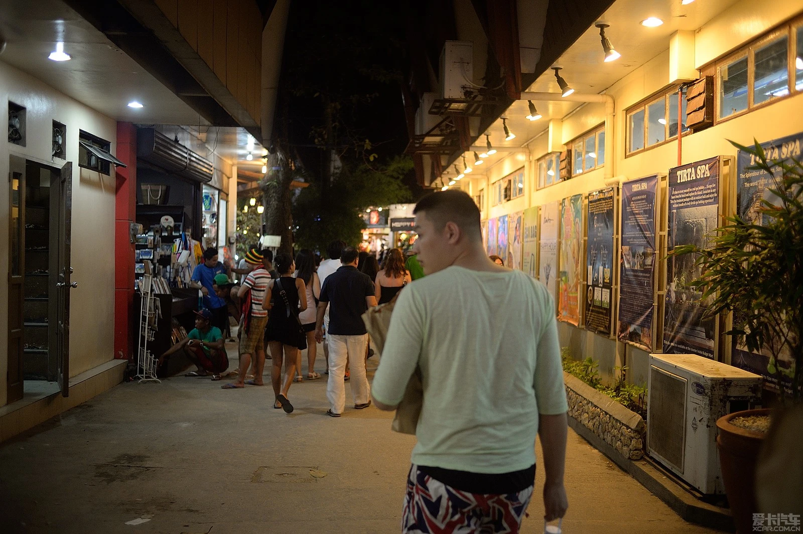 世界TOP10的夜店Party，这里就占了3个