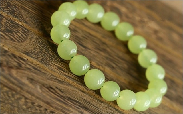 玉髓：_玉髓是什么_玉髓和翡翠哪个好