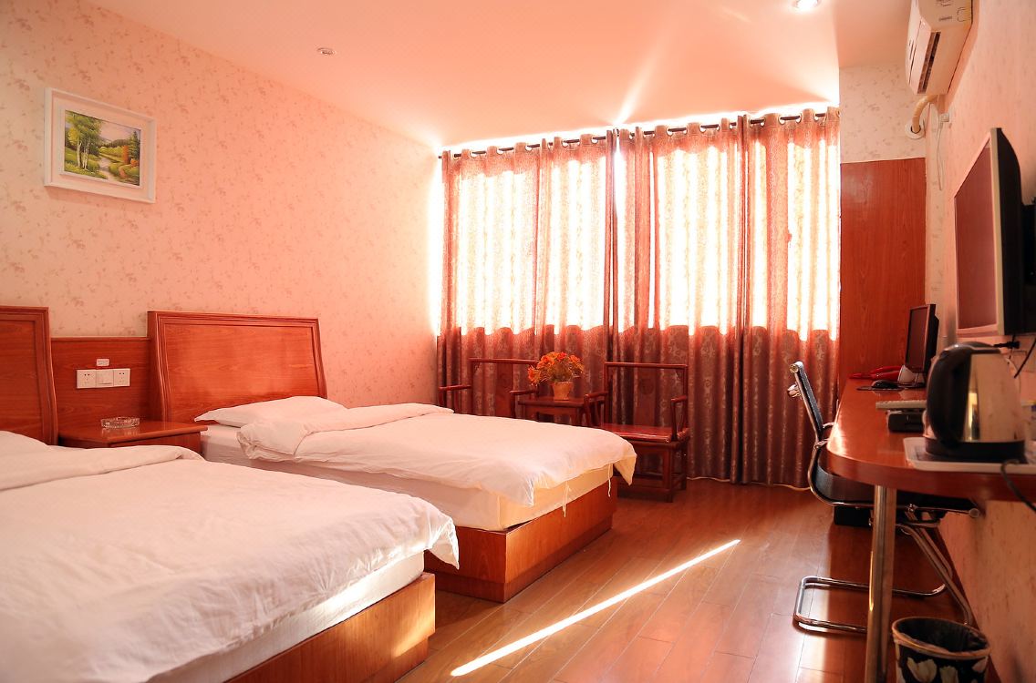 起重机酒店高50米,绝对会给你带来非凡的体验(图2) 酒店装修设计_酒店:_酒店预订哪个软件便宜