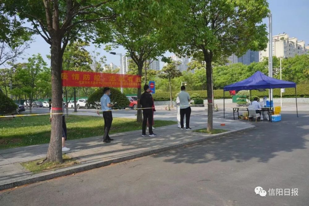 有人先贫而后富，比如郑州，有些房屋空无一人，人才流失极大