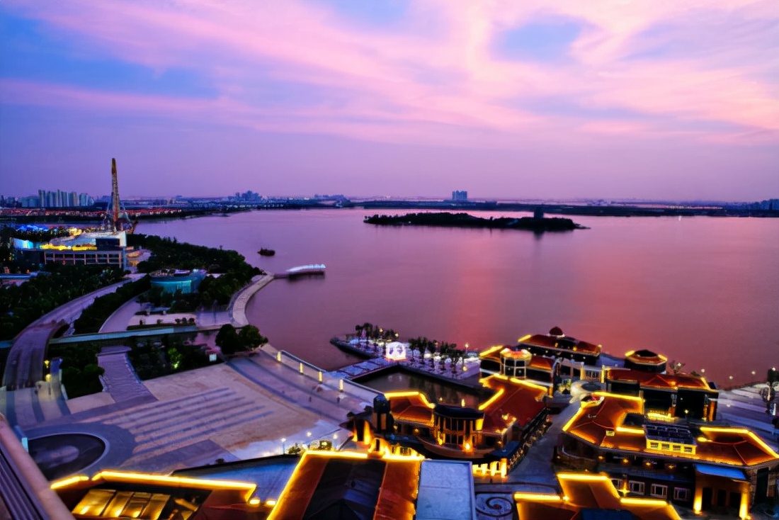 这十大景点将引领您深度体验中国南方的自然风光