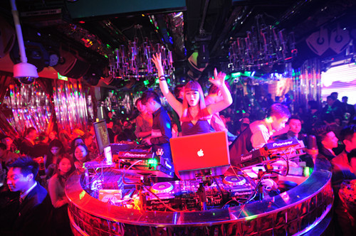 破解美国酒吧的社交奥义,你该去哪一种酒吧?(图1) 酒吧文化:_英国酒吧文化_酒吧文化语录