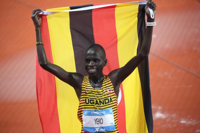 中国女排飞抵日本目标升国旗奏国歌