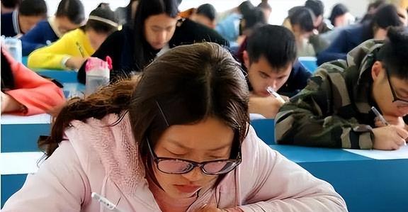 陕西省西安城墙景区中高考准考证半价