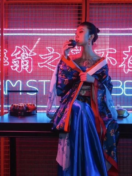 酒吧和酒馆的区别,你知道吗?酒吧设计(图2) 酒吧:_酒吧:_酒吧: