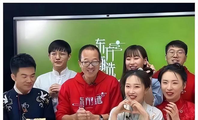 杨玲|大学生兼职主播杨玲:处境与感受不一(图1) 直播吧nba直播_直播:_直播吧