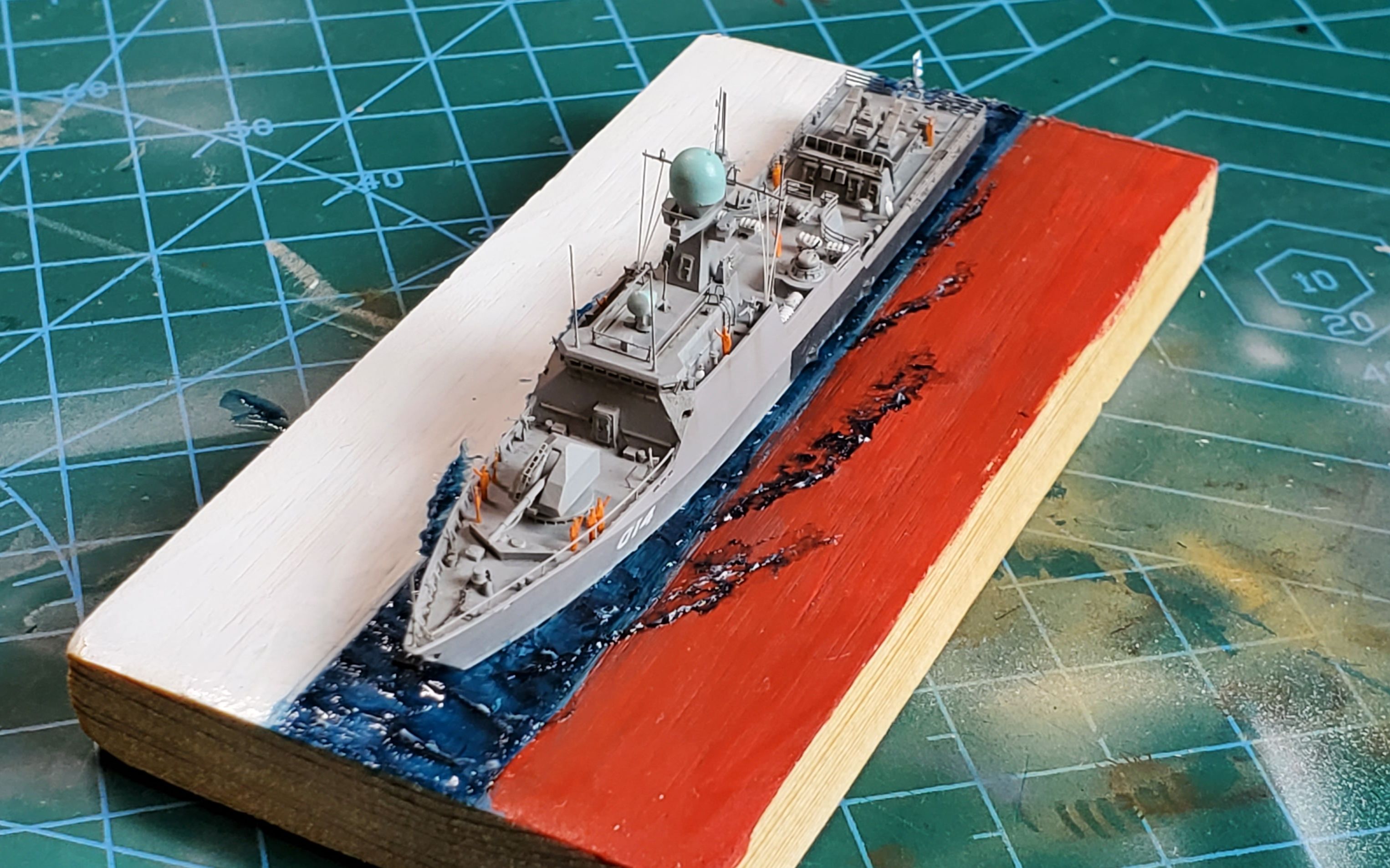 马里乌波尔包围圈继续收紧俄空降兵战车在伊尔平KTV活动