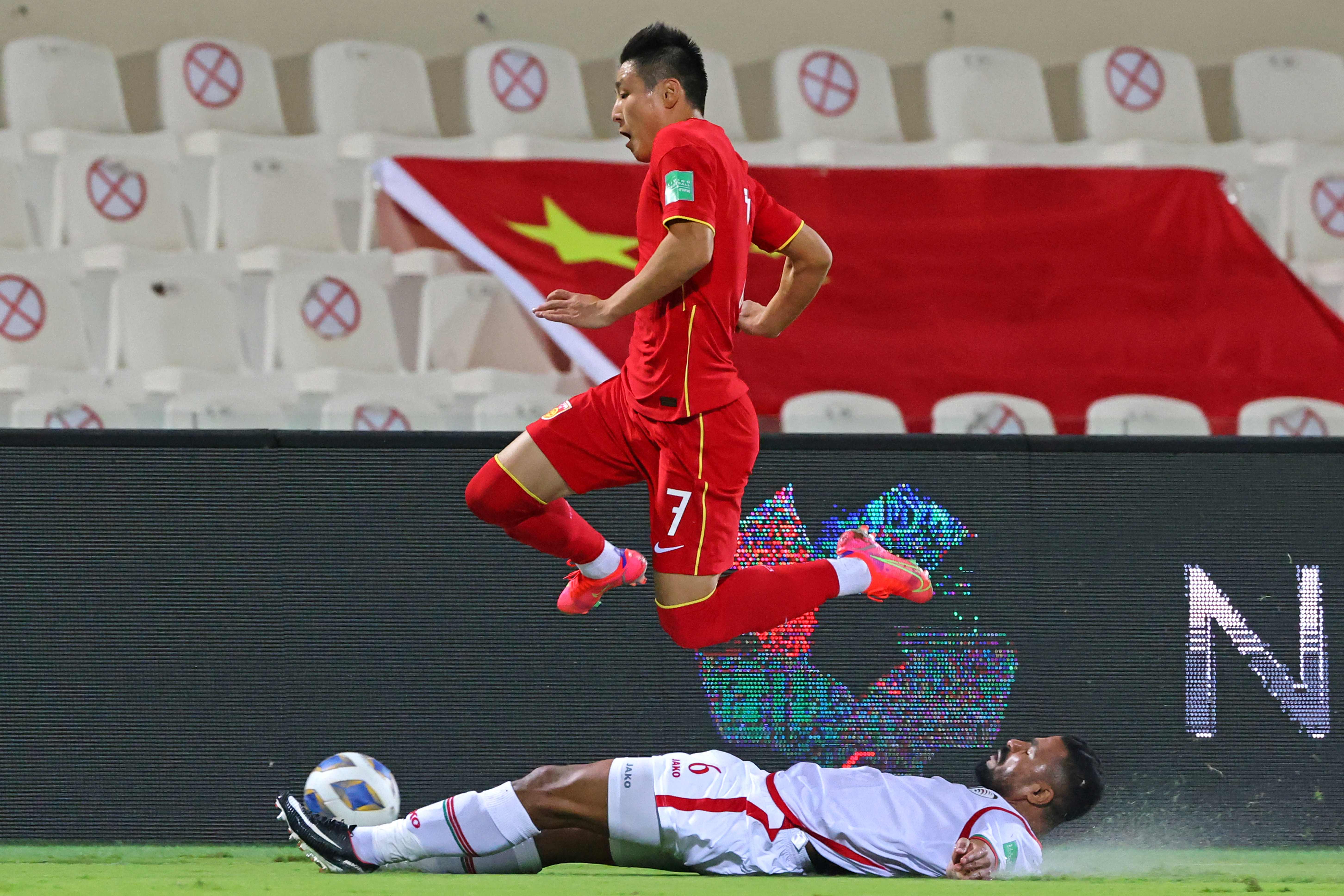 国足直播在线直播观看免费_国足今日拍摄全家福_国足：