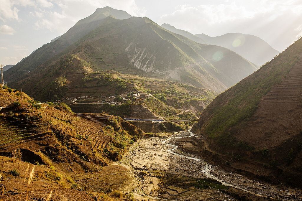 夯实根基拓展脱贫成果让各族群众过上更幸福美好的生活(图2) 怒江72拐_怒江州地图_怒江