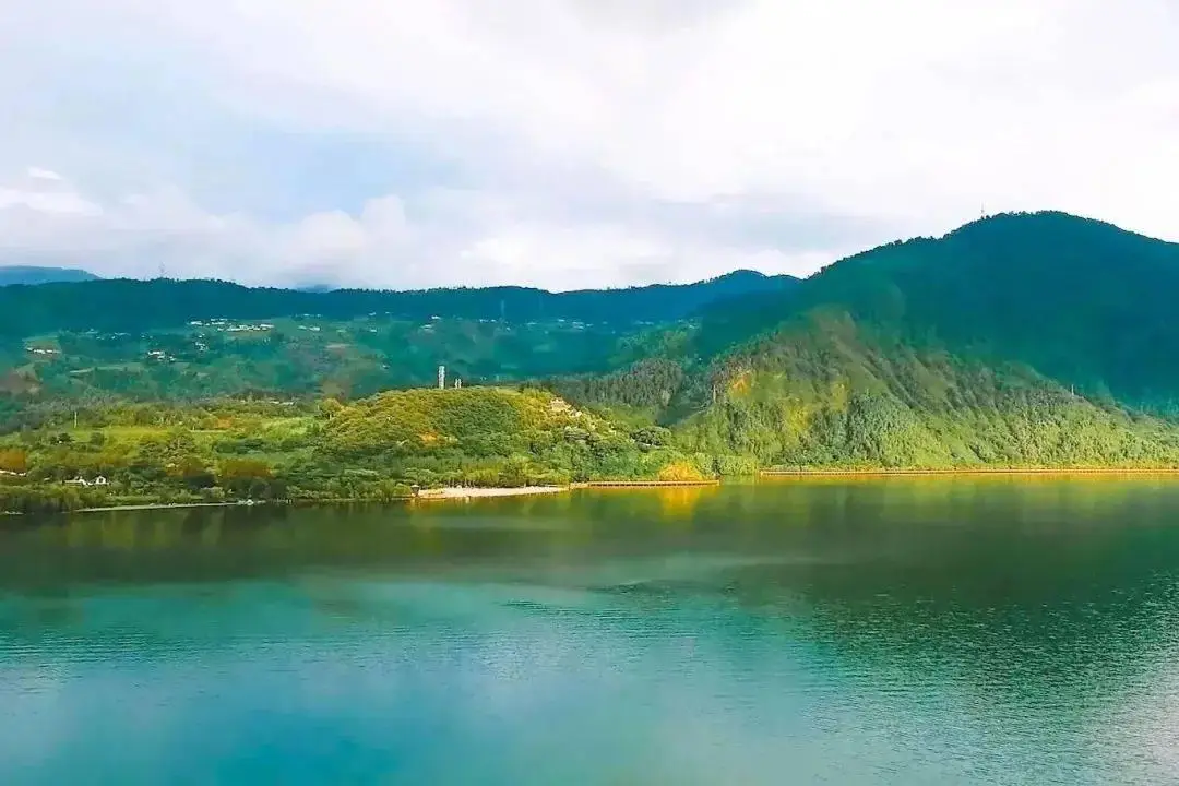 广西崇左市天等县委书记麦成柱莅临和力链调研