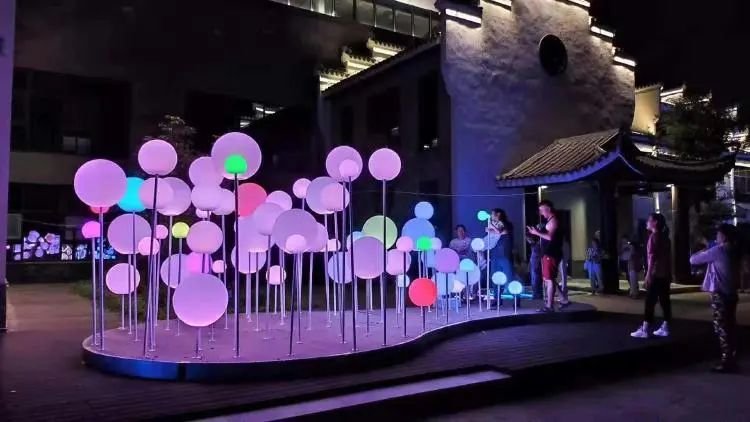 张家界玻璃桥和玻璃栈道在同一个景区吗?