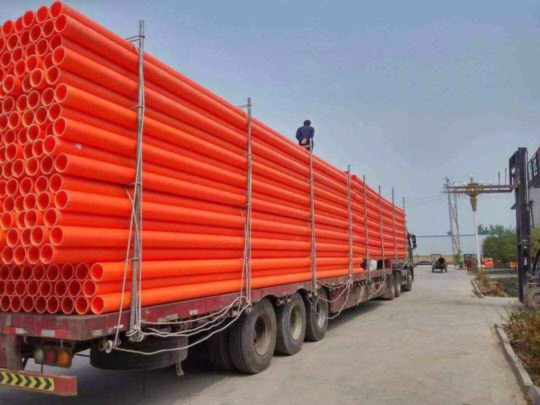 男孩与家人闹矛盾爬上特高压线塔欲轻生(图2) 项城精神病医院_项城通达驾校_项城