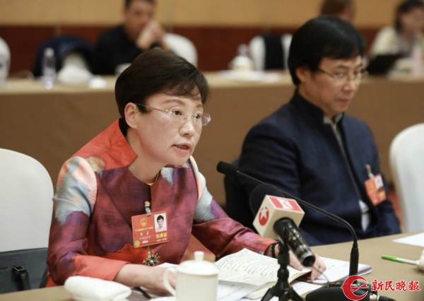 外国记者:你是否认为中国改革派和保守派斗争的结束?(图2) 高级 小编主任 小编_ 小编:_安康 小编热线 小编热线