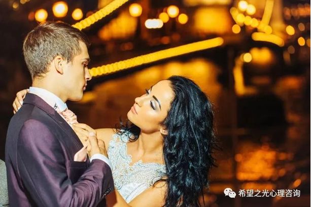 肉体出轨是短暂激情，精神出轨则如冬日寒冰