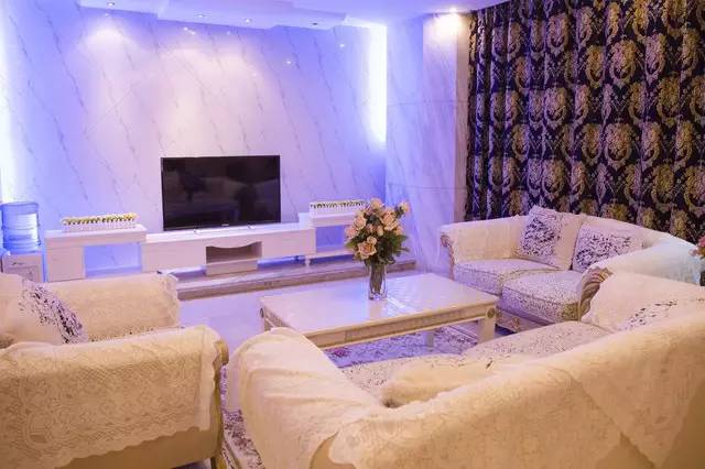 在广州工装公司哪家好?网吧,其他承接价位(图1) 工装装修_装修工装和家装的区别_装修工装多少钱一平