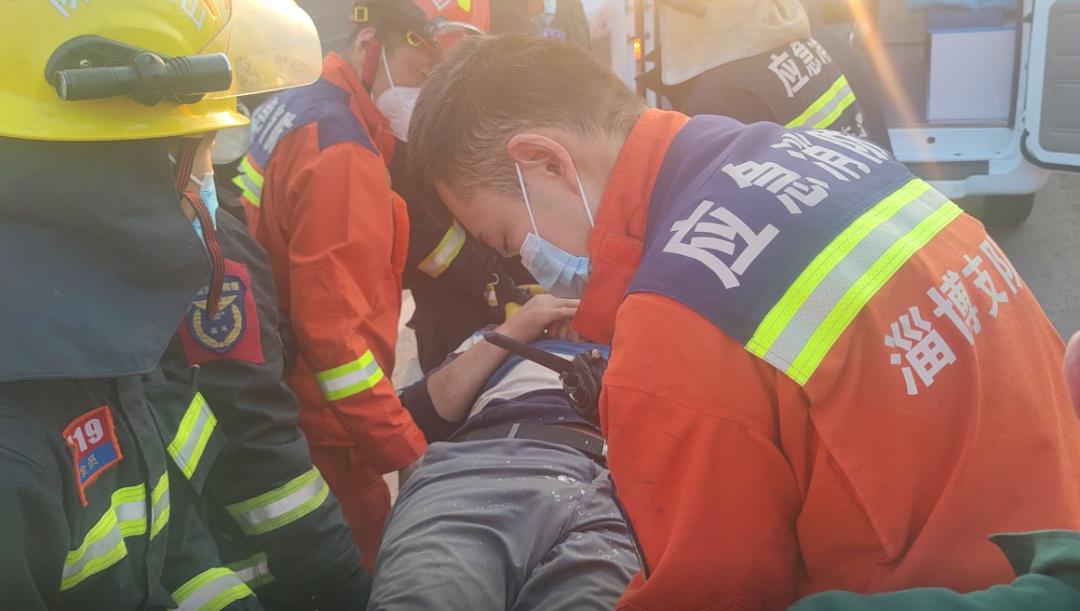 闽侯一渣土车与电动车相撞祖孙两人遭碾压身亡