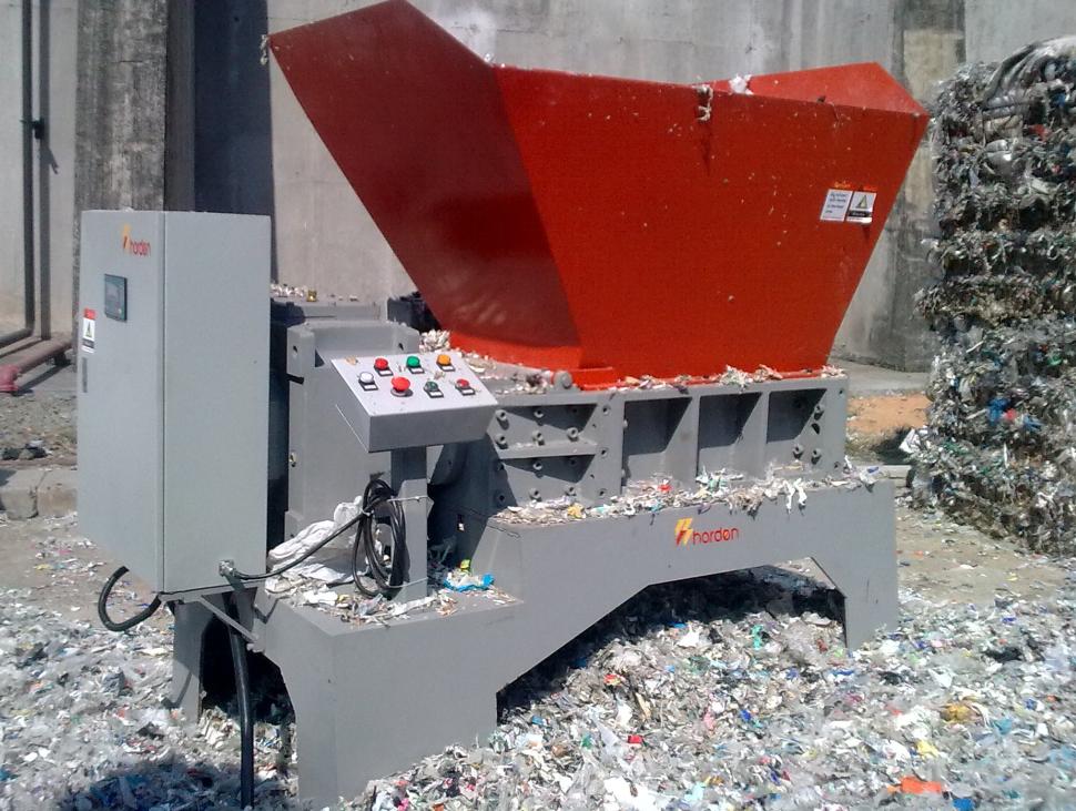 废纸回收“一枝独秀，回收站缩减废旧物品收购规模