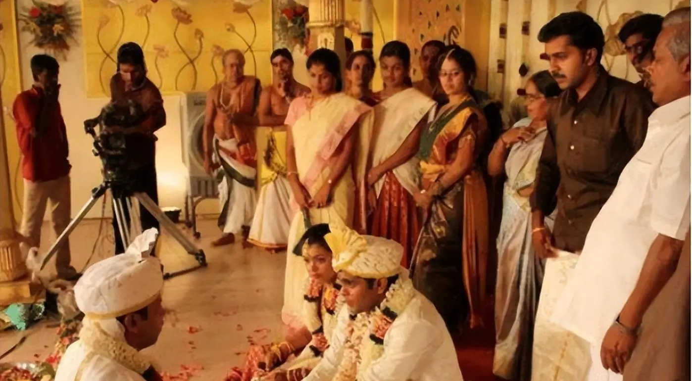 印度人光鲜职业的梦想叙事,#出务实的高光(图2) 惨烈_惨烈车祸现场照片_惨烈车祸