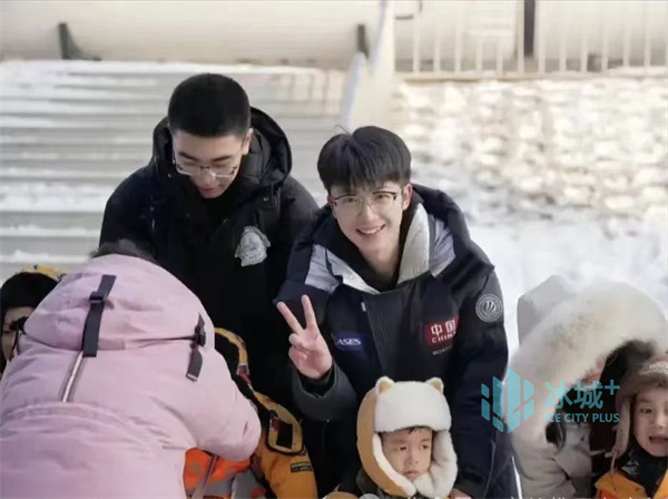 “尔滨”标签屡屡登上热搜扬州变招(图3) 网红国旗装蹭红毯_网红推广红咖社_网红