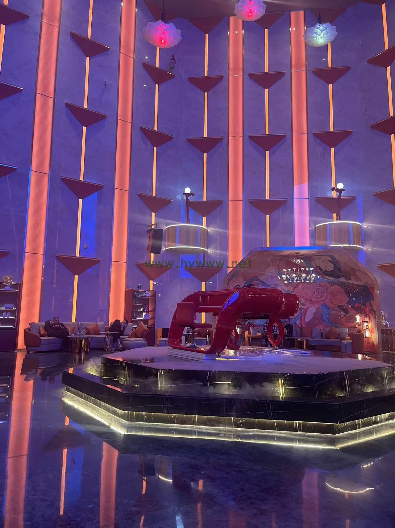 成都来就上班的高端商务KTV招聘日结模特佳丽,报销路费,包住宿