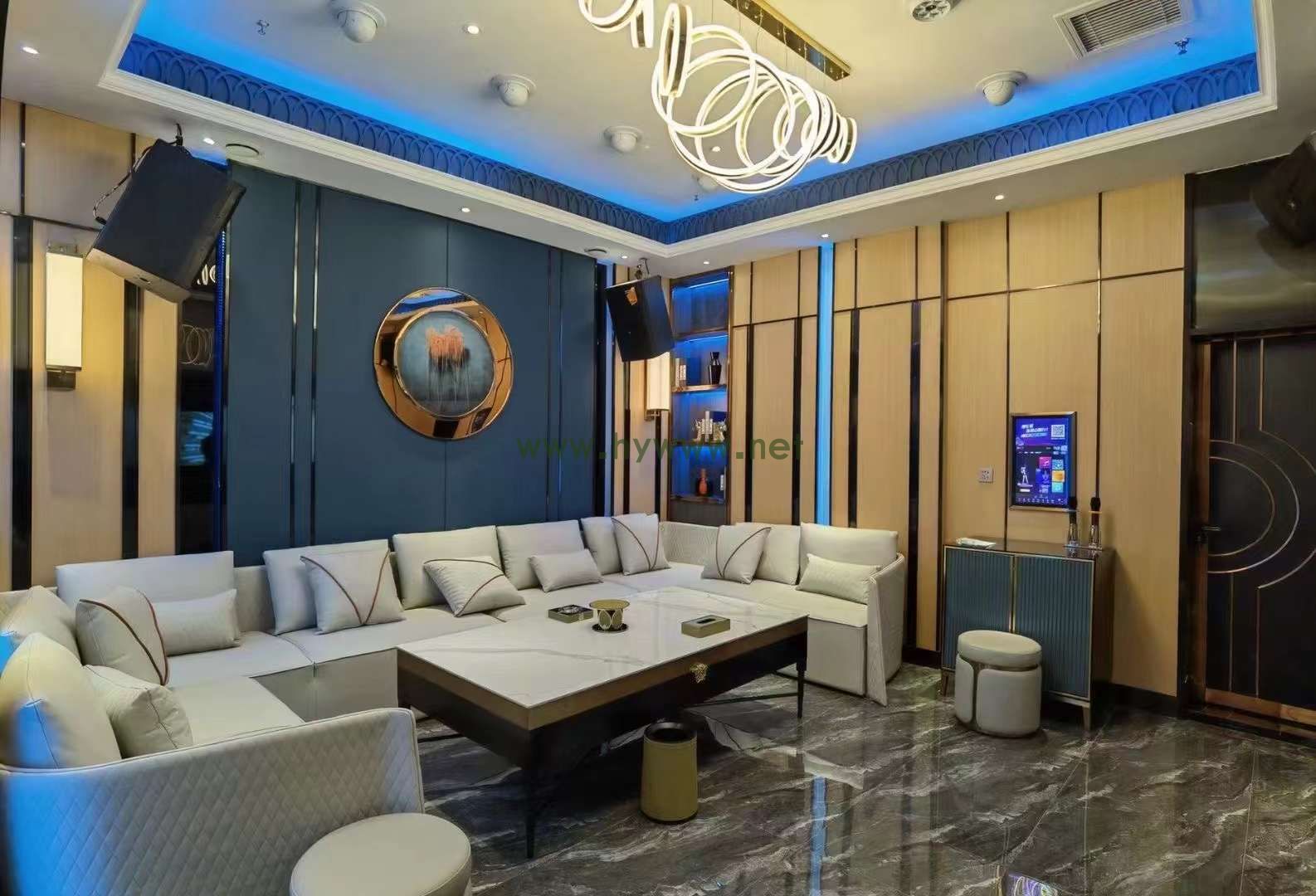 深圳宝安区商务场招聘男模特营销助理服务员待遇好,好上班