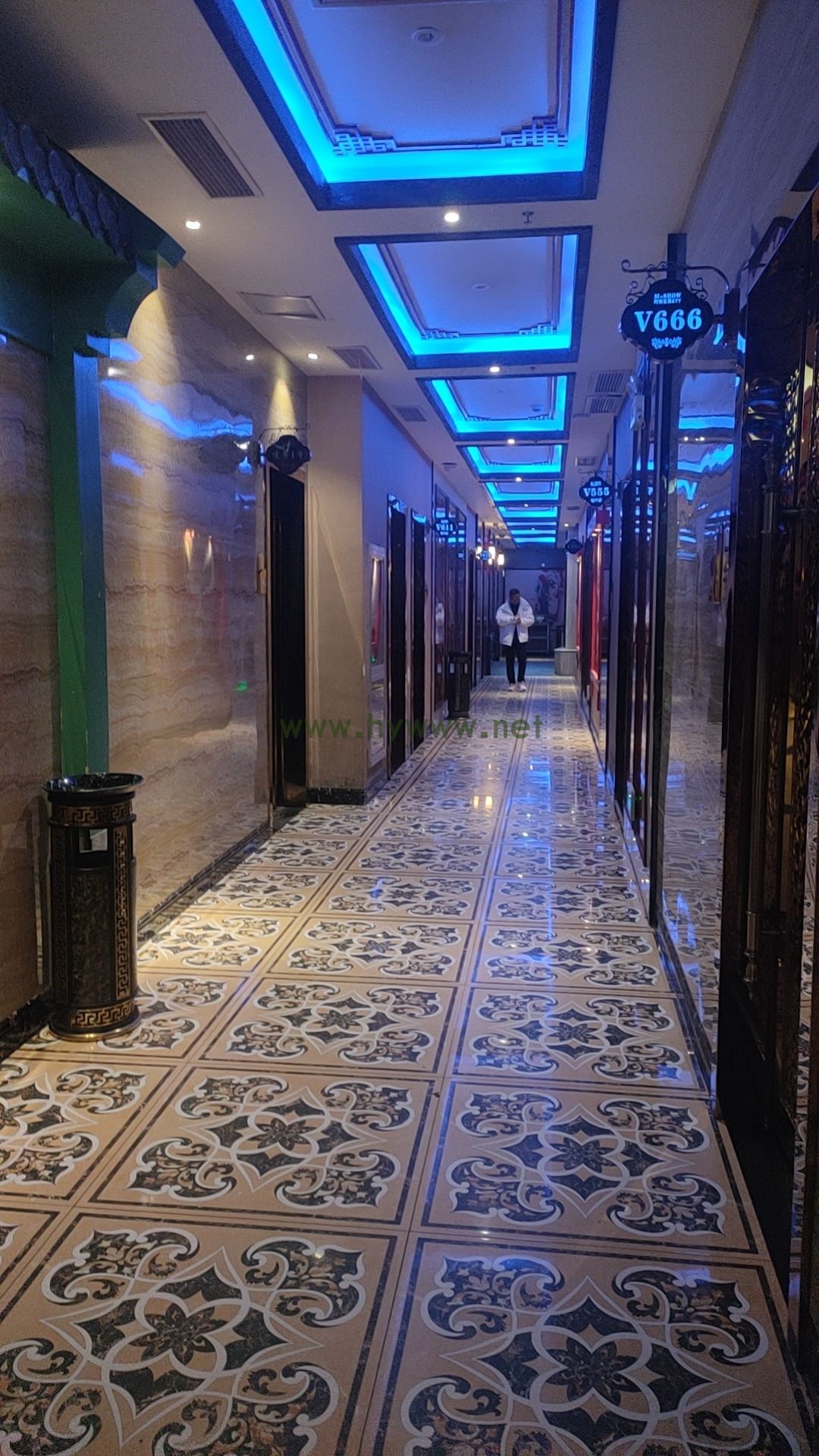 福州好上班的高端商务KTV招聘日结模特佳丽，包住宿，免台票，报销路费