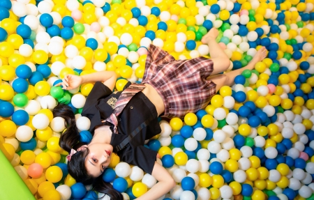 广州夜场KTV招聘,诚聘优秀人才加入我们的团队!(福利待遇丰厚,晋升空间大,快来加入我们吧!)