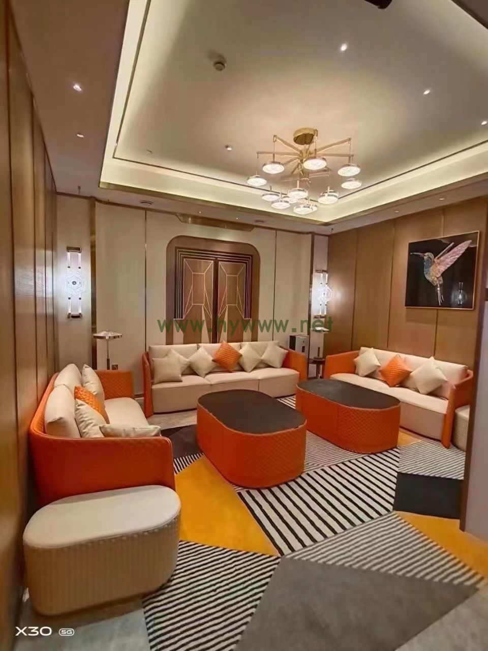 成都夜场KTV招聘,诚聘兼职全职模特佳丽加入我们团队!(福利待遇优厚,晋升空间大,赶紧联系我们吧!)